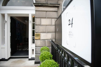 24 Royal Terrace Hotel