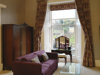 Hotel 24 Royal Terrace 4*