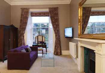 24 Royal Terrace 4*