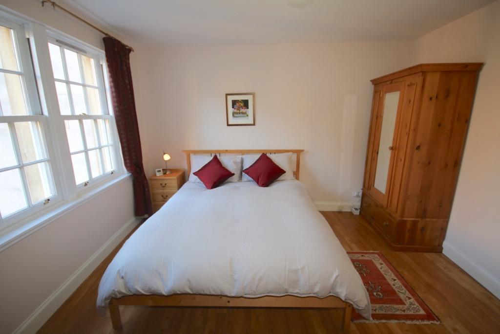 Potterrow - City Apartment *