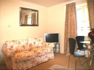 Alba House 3*