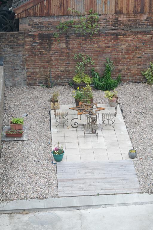 Centre Townhouse 2*