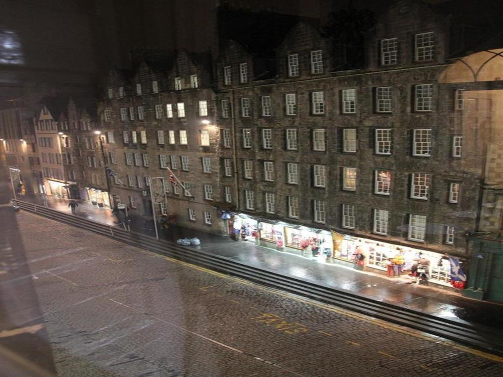 - Royal Mile Apartment *