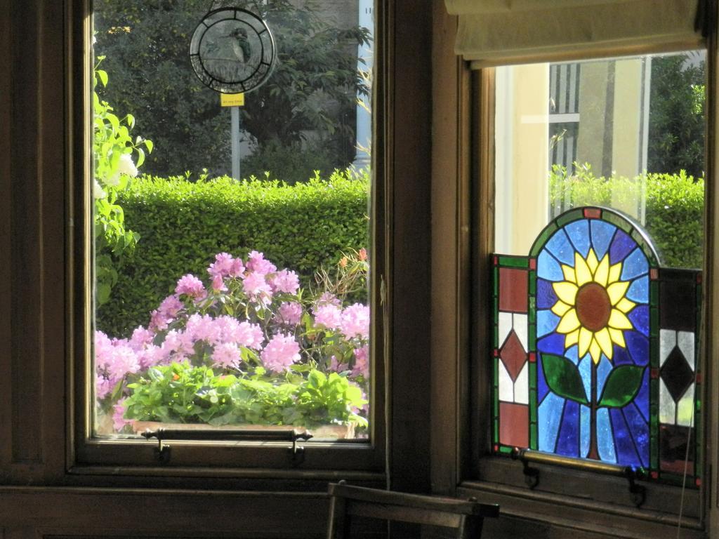 Balmoral Guest house Edinburgh