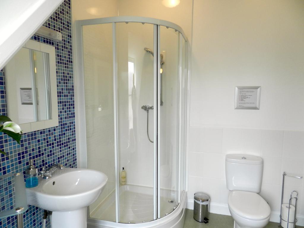 Balmoral Guest house Edinburgh