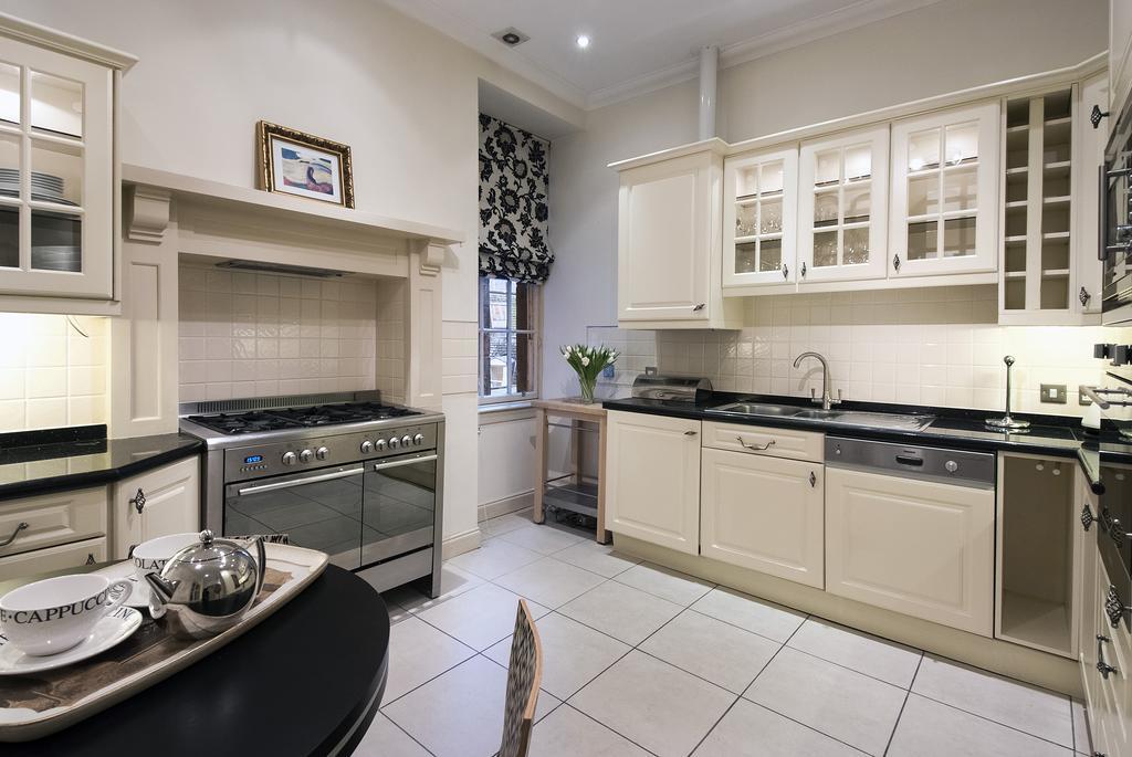 The Robert Louis Stevenson Apartment Edinburgh