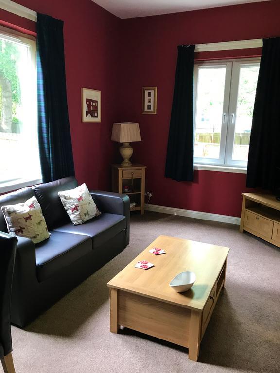 Melville House Apartment *
