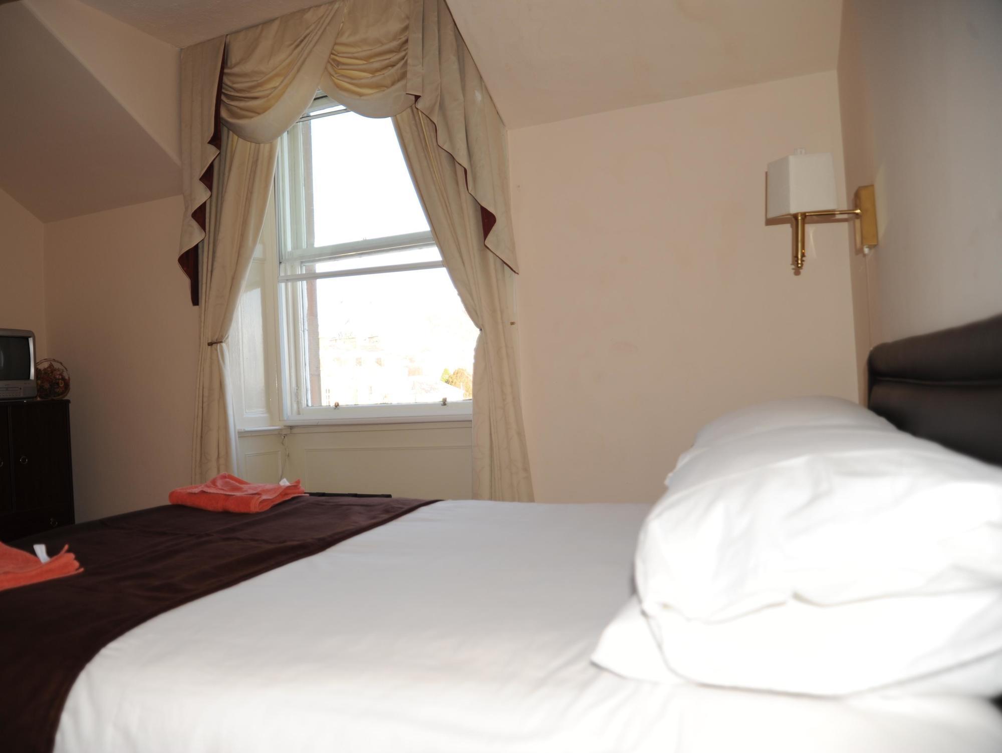 City Guest House 3*