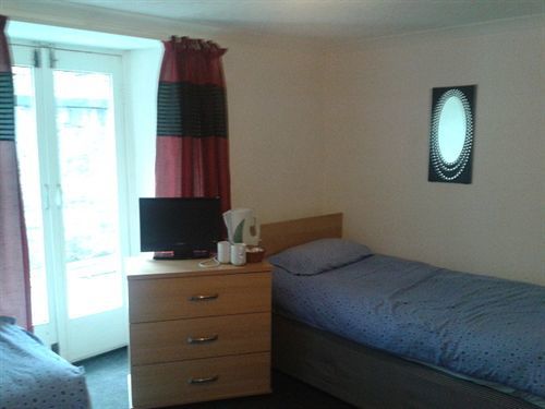 Merith House 3*