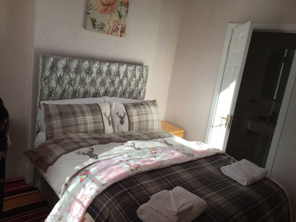 16 Pilrig 3* Edinburgh