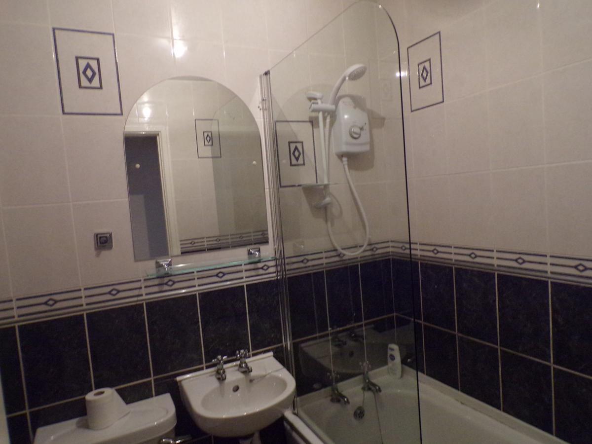 3 Bedroom Penthouse With Rooftop / Balcony & Parking Apartment Edinburgh