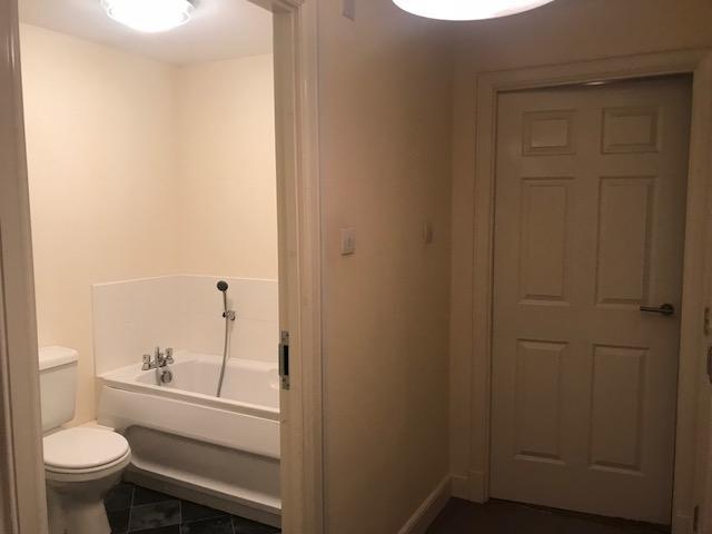 3 Bedroom Penthouse With Rooftop / Balcony & Parking Apartment Edinburgh