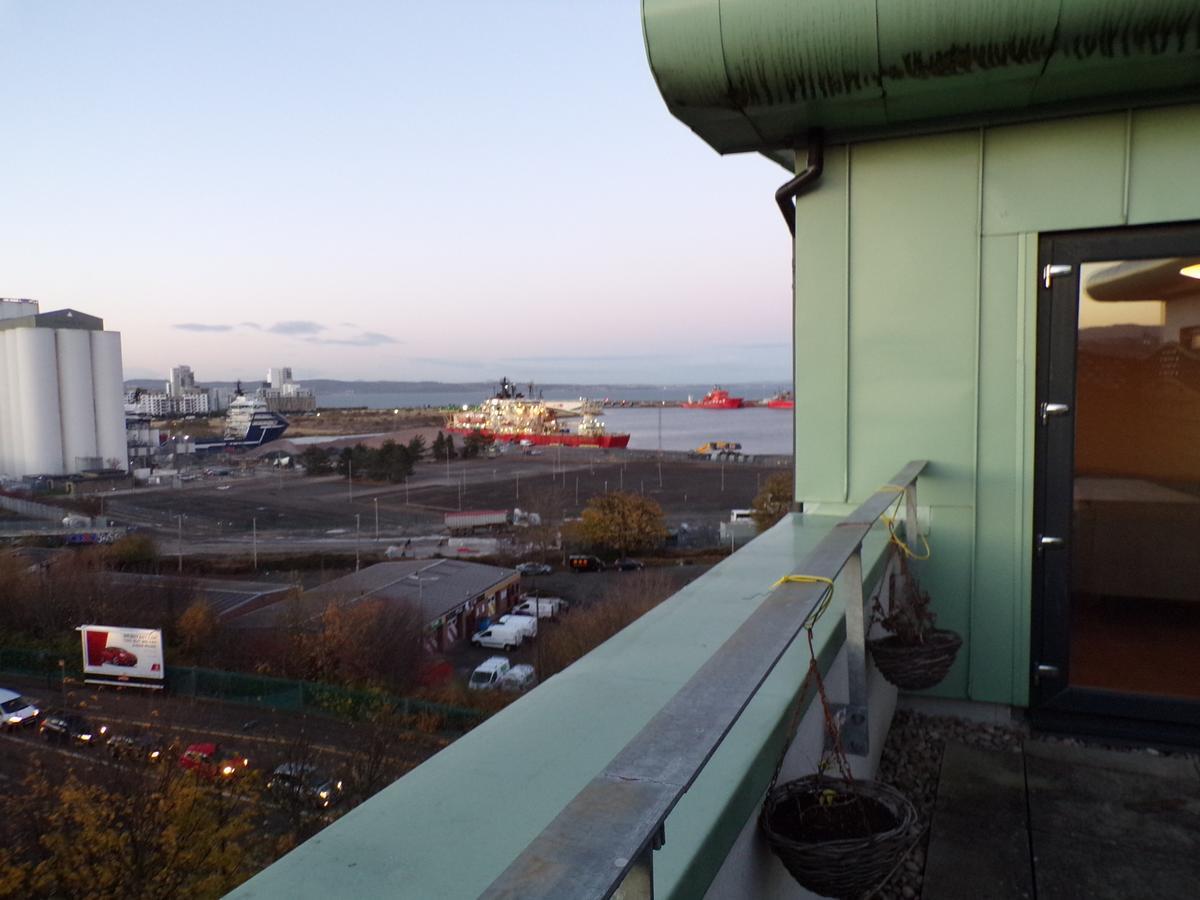Apartment 3 Bedroom Penthouse With Rooftop / Balcony & Parking Edinburgh