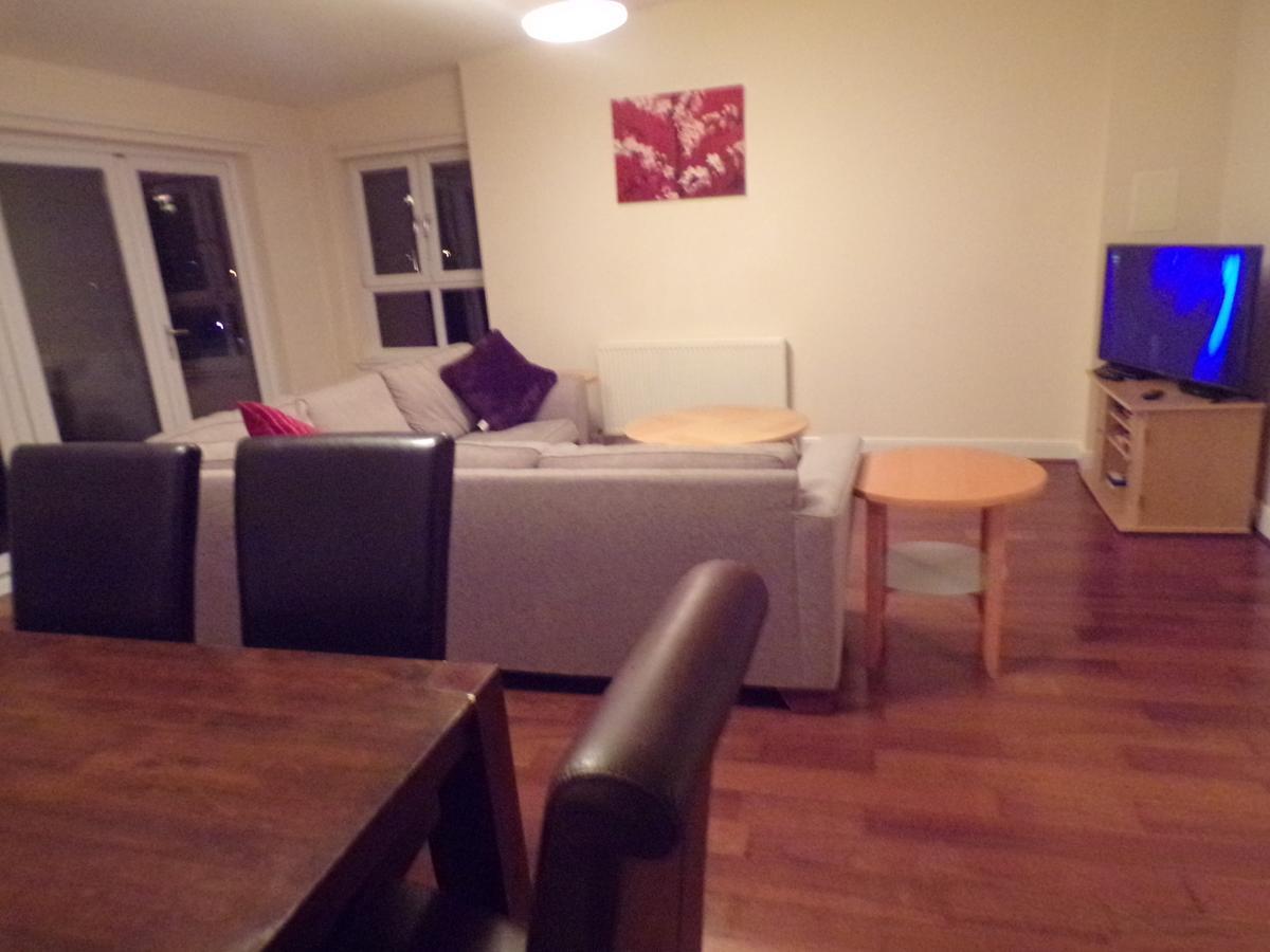 3 Bedroom Penthouse With Rooftop / Balcony & Parking *