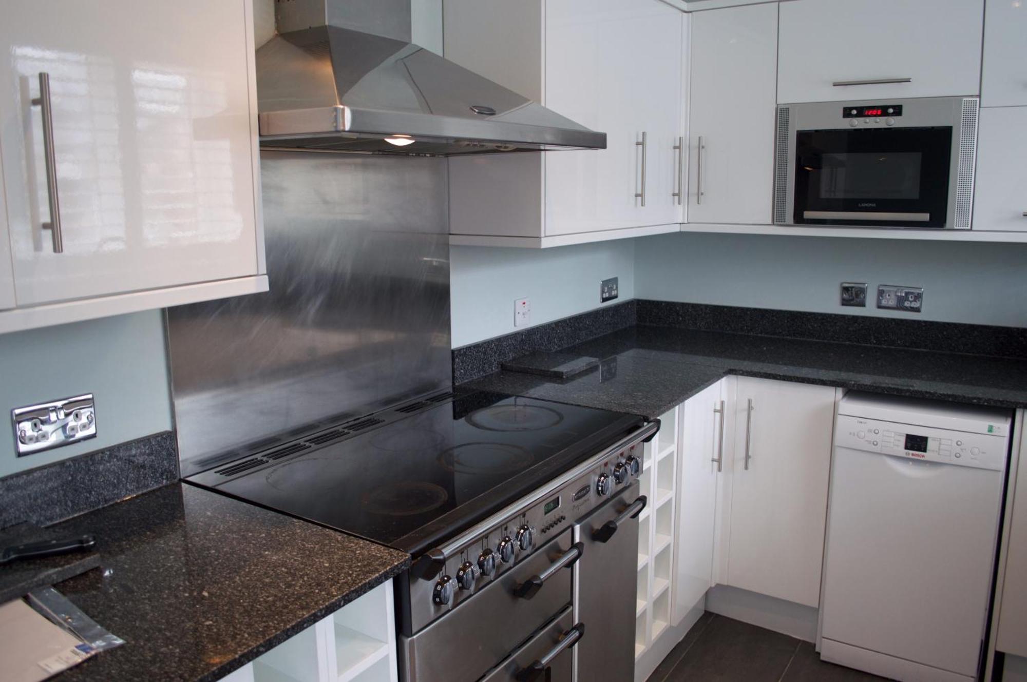 2 Bedroom House In Haymarket Accommodates 4