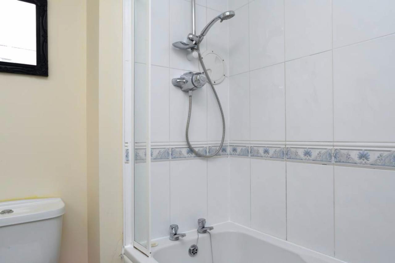 2 Bedroom Off Leith Walk Sleeps 5