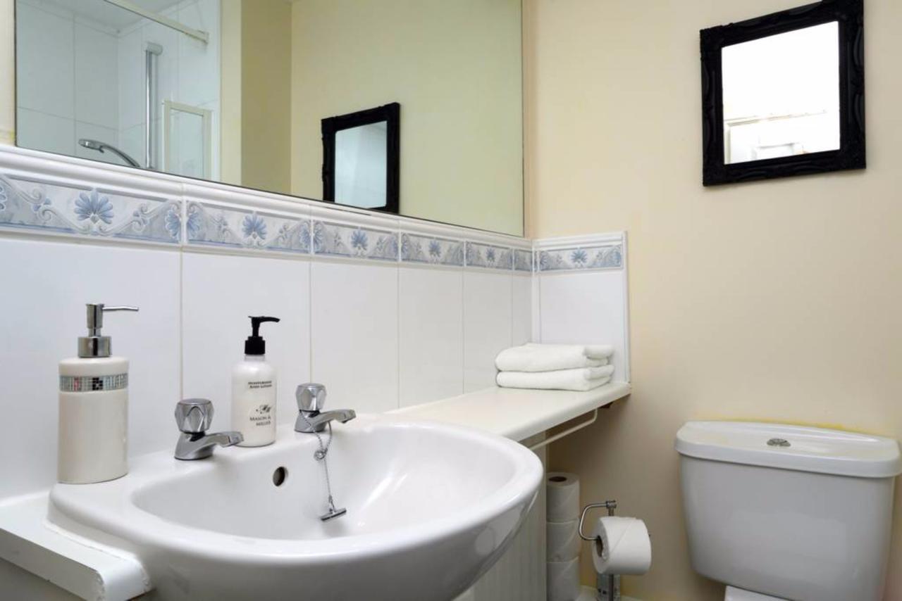 2 Bedroom Off Leith Walk Sleeps 5