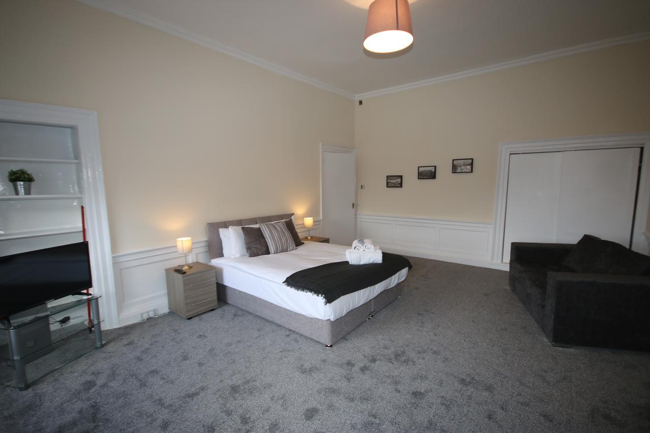 Hanover Street - Luxury City *