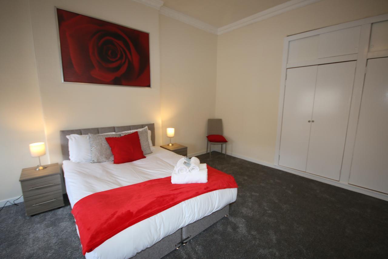 Hanover Street - Luxury City *