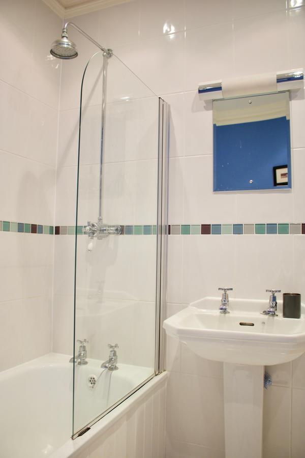 2 Bedroom Flat In Newtown, Apartment Edinburgh