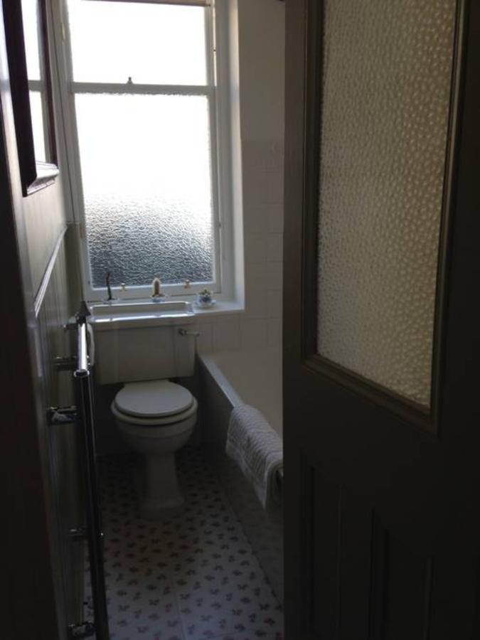Apartment 2 Bedroom Flat In Holyrood Park Sleeps 5