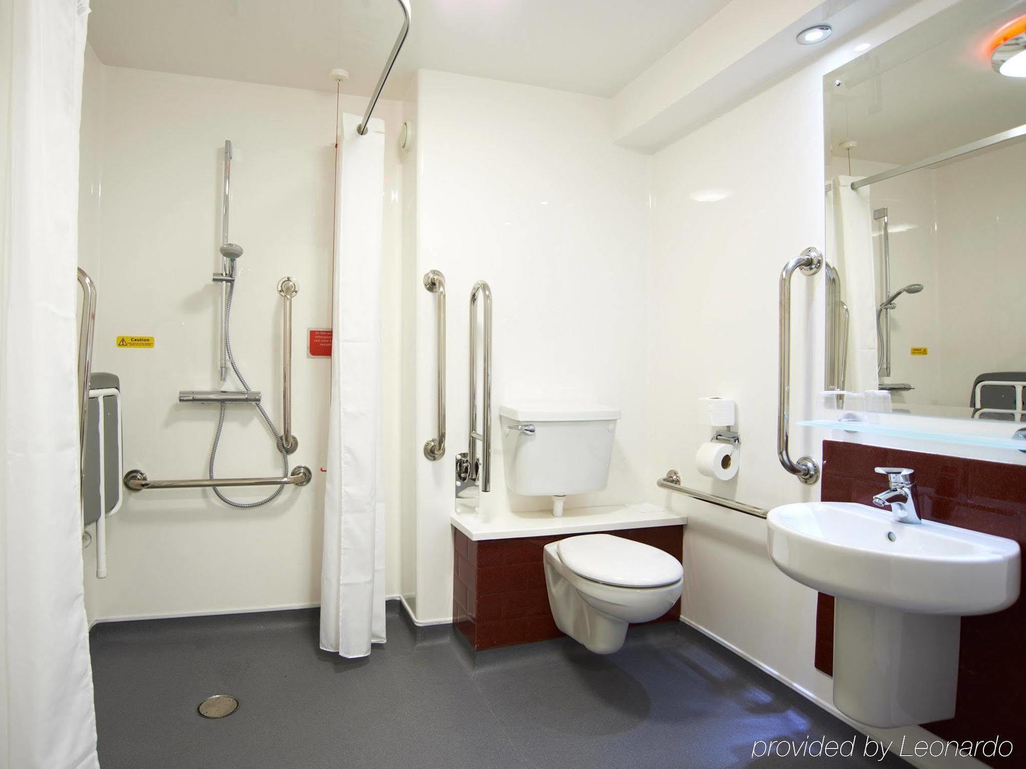 Travelodge Queen Street 3* EDI
