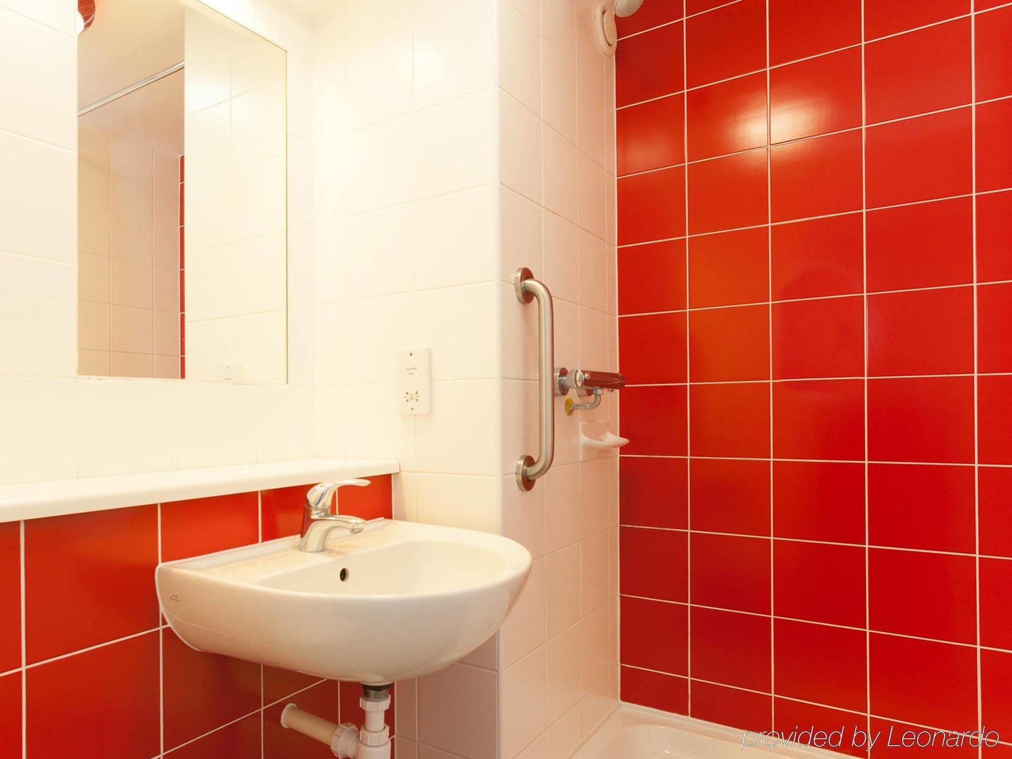 Travelodge Cameron Toll Hotel 3*
