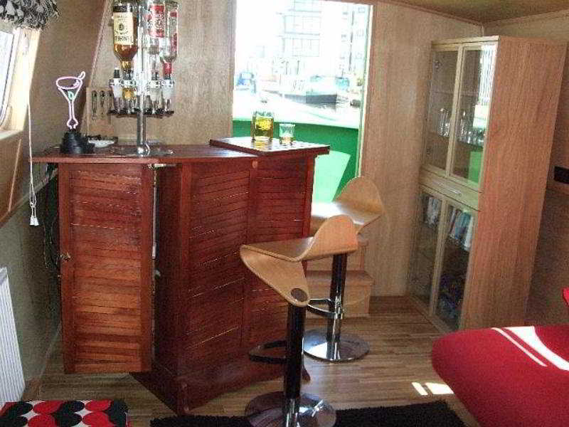 Botel - Houseboats EDI