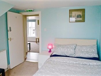 Centre Townhouse 2*