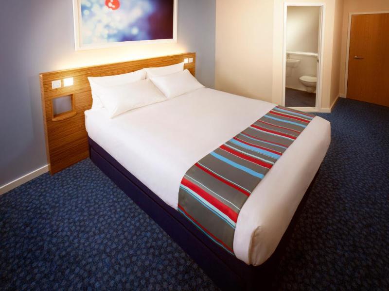 Travelodge Queen Street 3* EDI