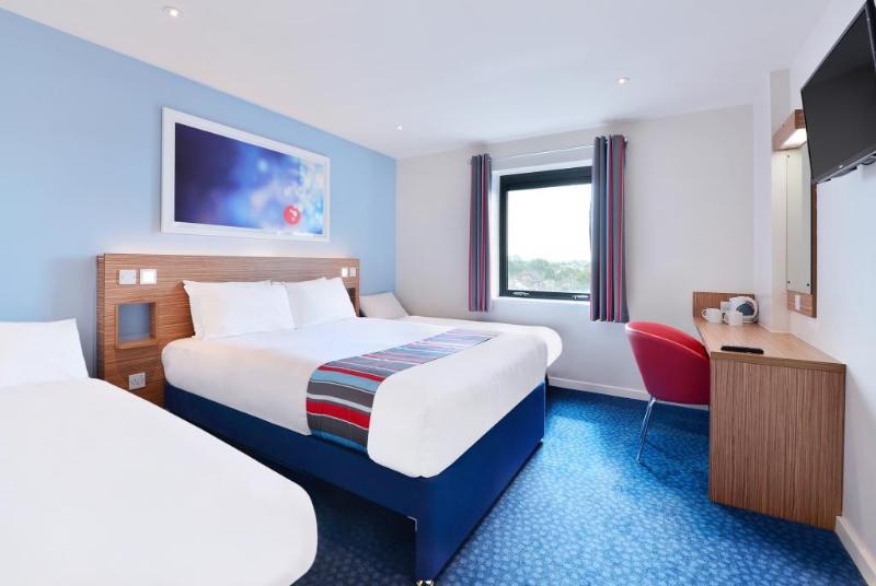 Travelodge Queen Street Hotel 3*