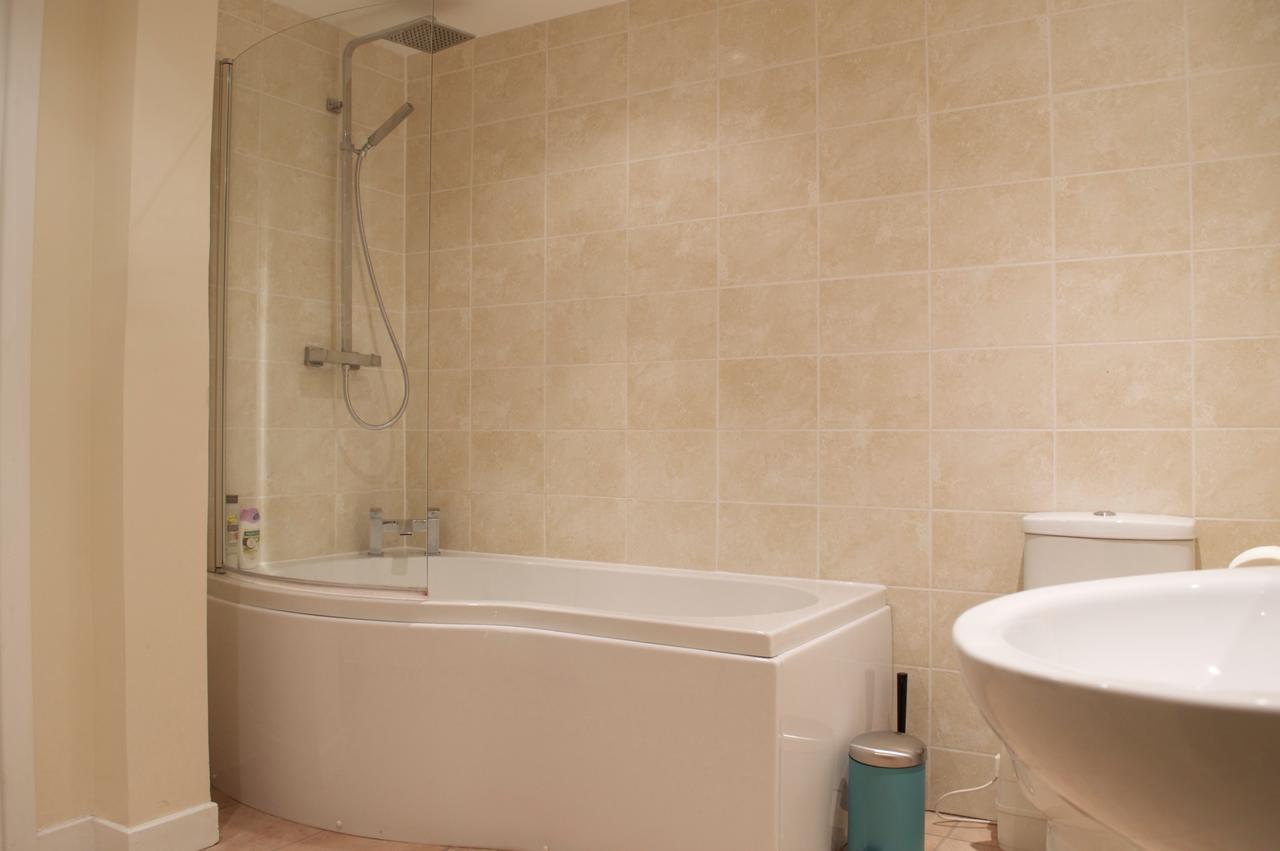 Apartment 3 Bedroom Accommodates 8 *