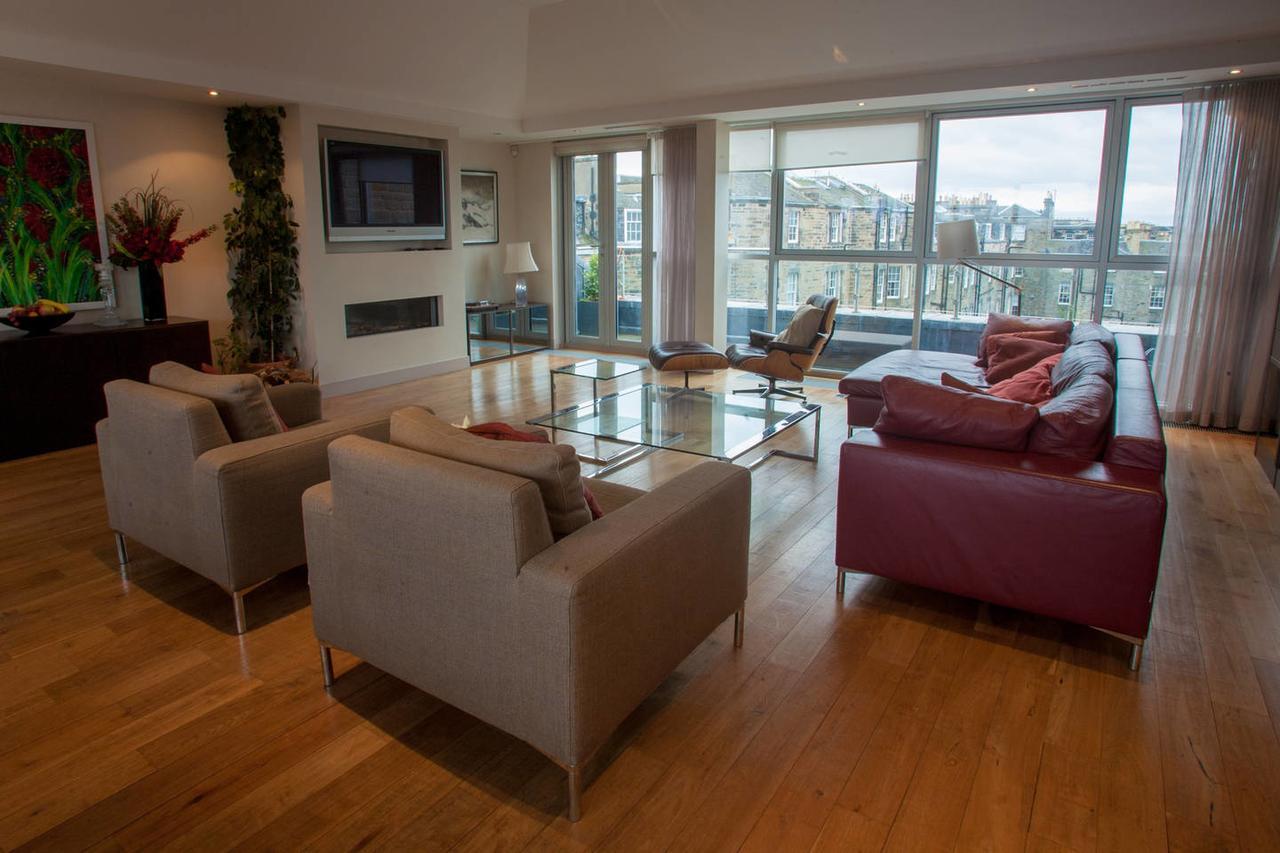 Skyview Penthouse - New Town Apartment