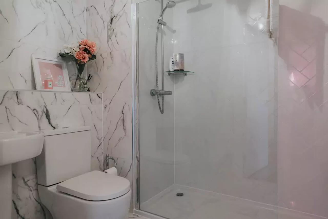 Spacious Flat Near Murrayfield - Sleeps 4 Apartment *