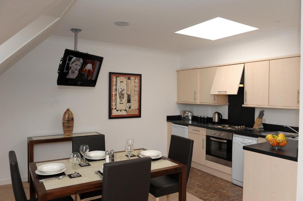 Fountain Court - Grove Executive Aparthotel