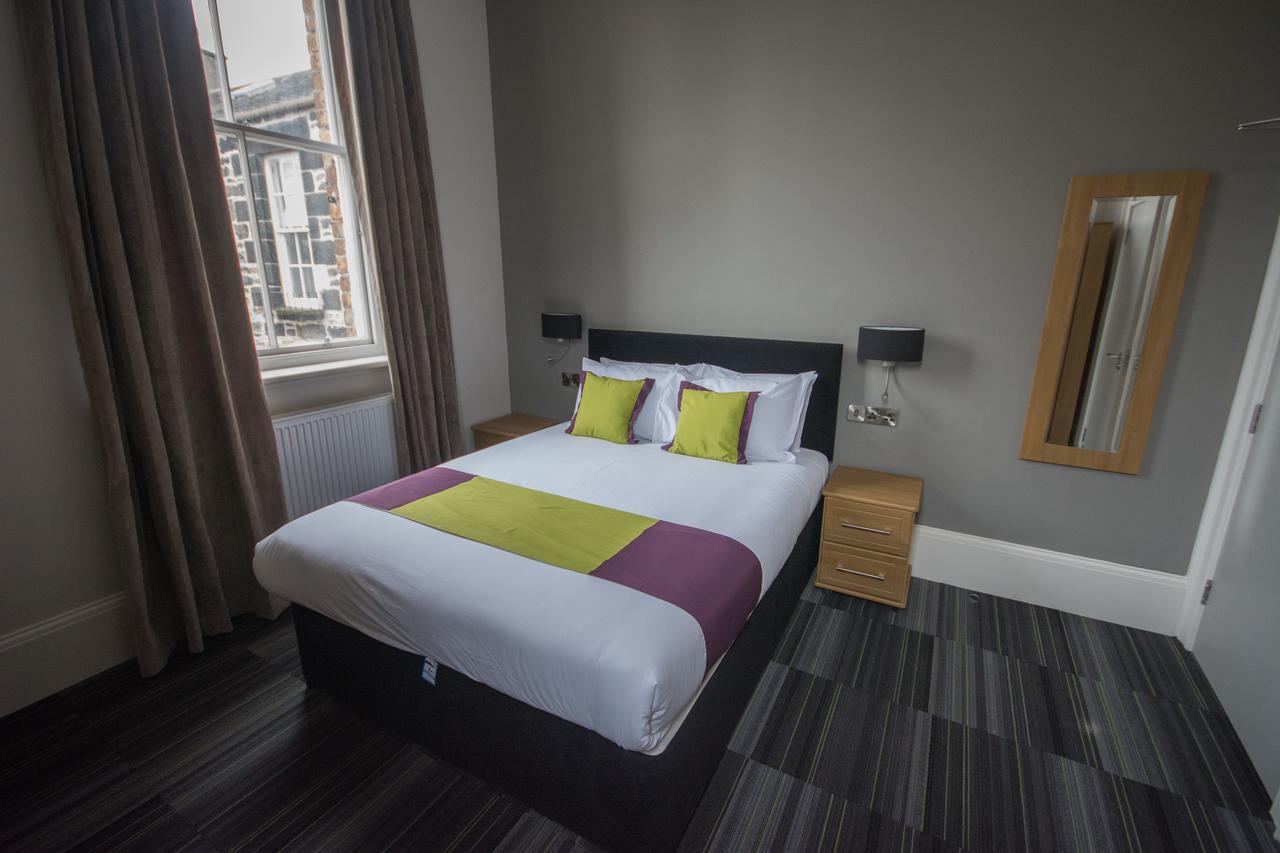 At Gpo Hotel Edinburgh
