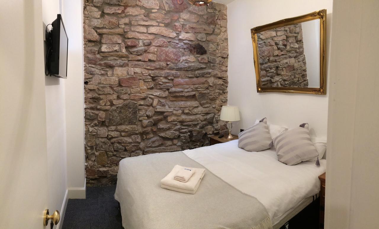 Royal Mile By The Castle Aparthotel 5*