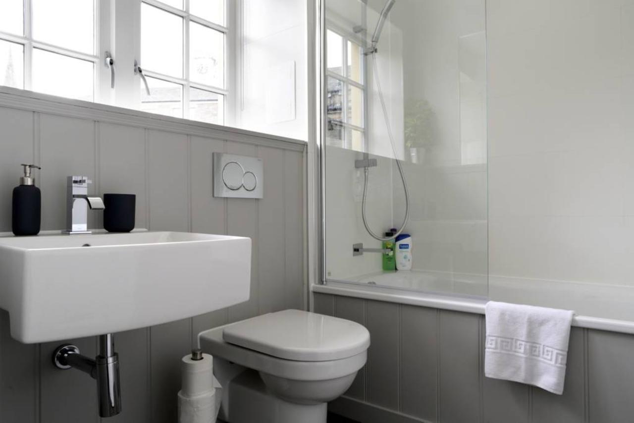Spacious 2 Bedroom Loft In Converted School! Apartment