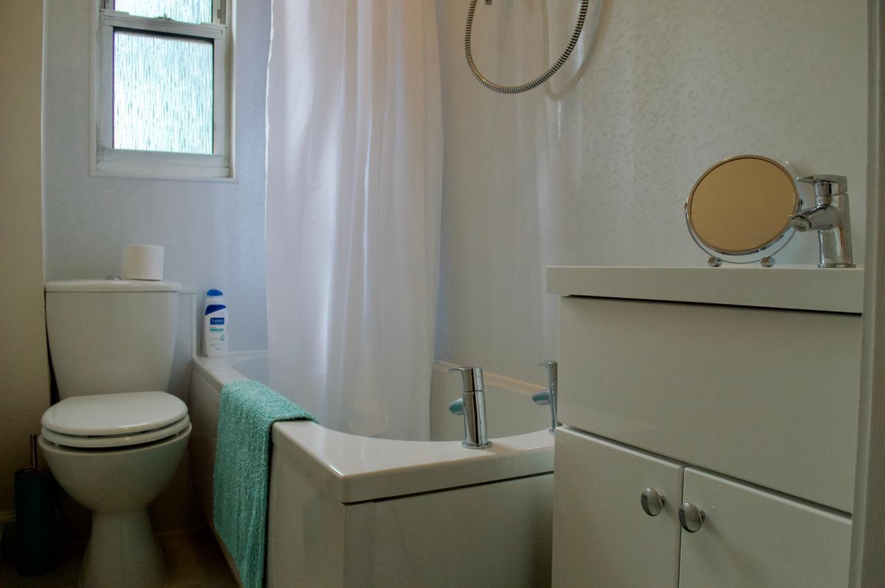 One Bedroom Flat In Apartment Edinburgh
