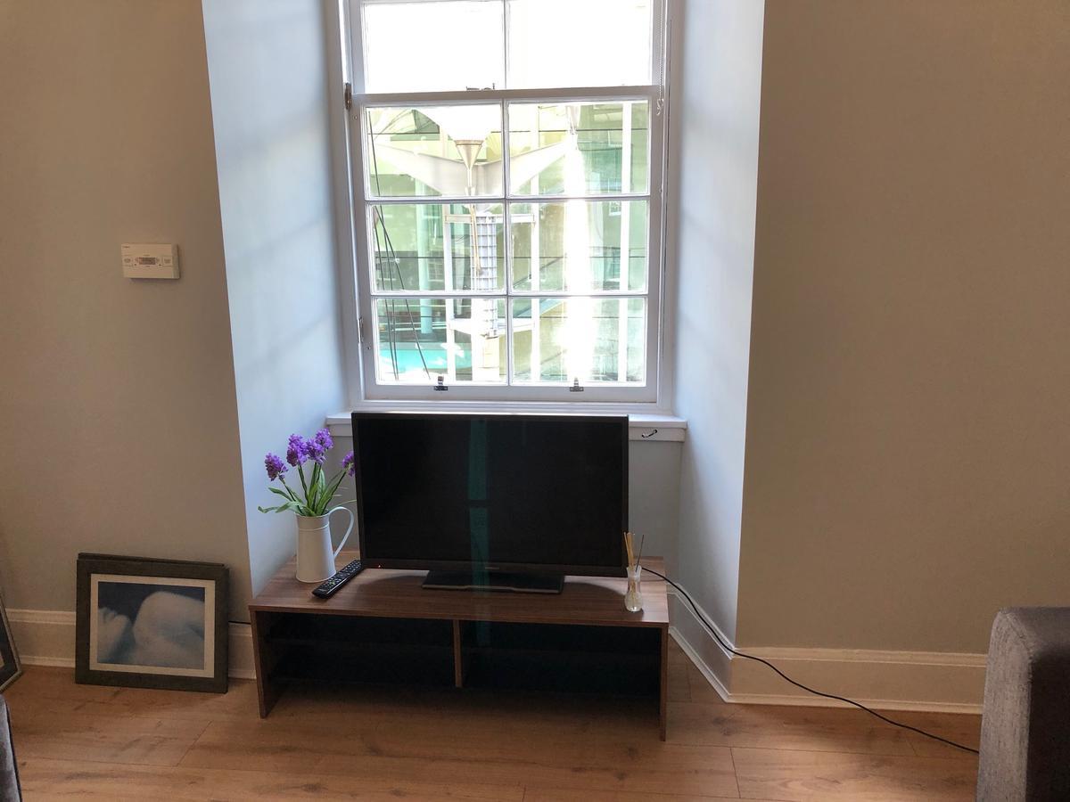 Lovely Flat In Morrison Street Edinburgh