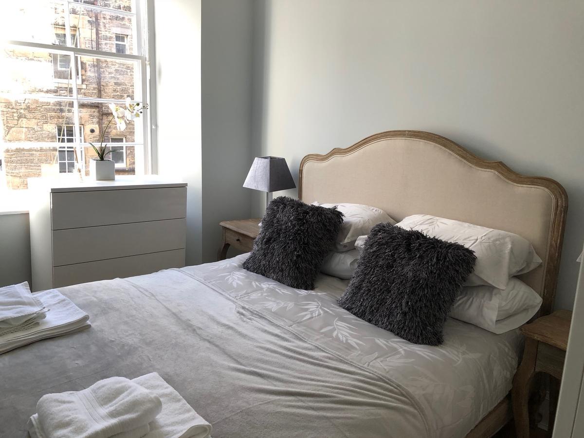 Lovely Flat In Morrison Street Apartment *