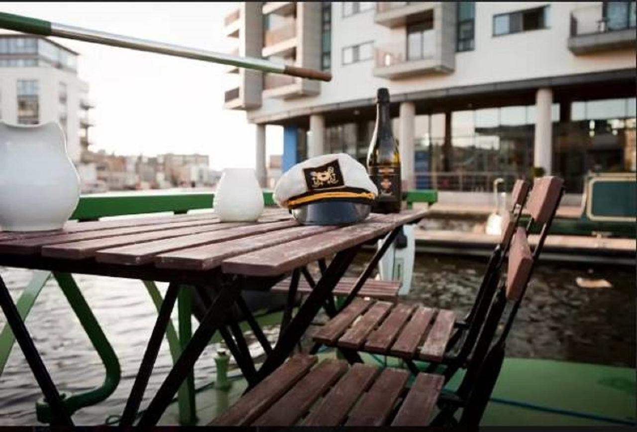 Botel - Houseboats EDI