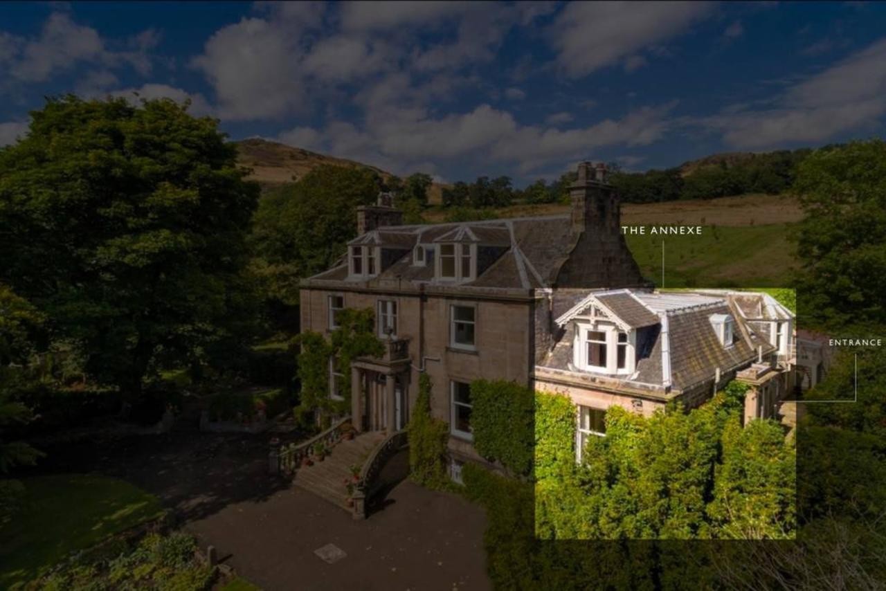 3 Bedroom Flat In Duddingston Village Apartment