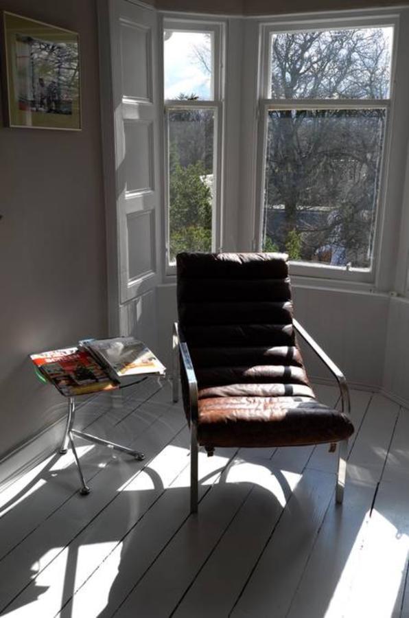 Apartment 3 Bedroom Flat In Duddingston Village *