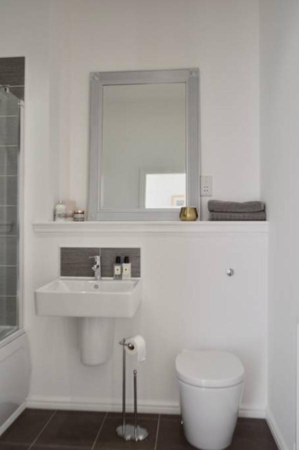 2 Bedroom In Pilton Apartment