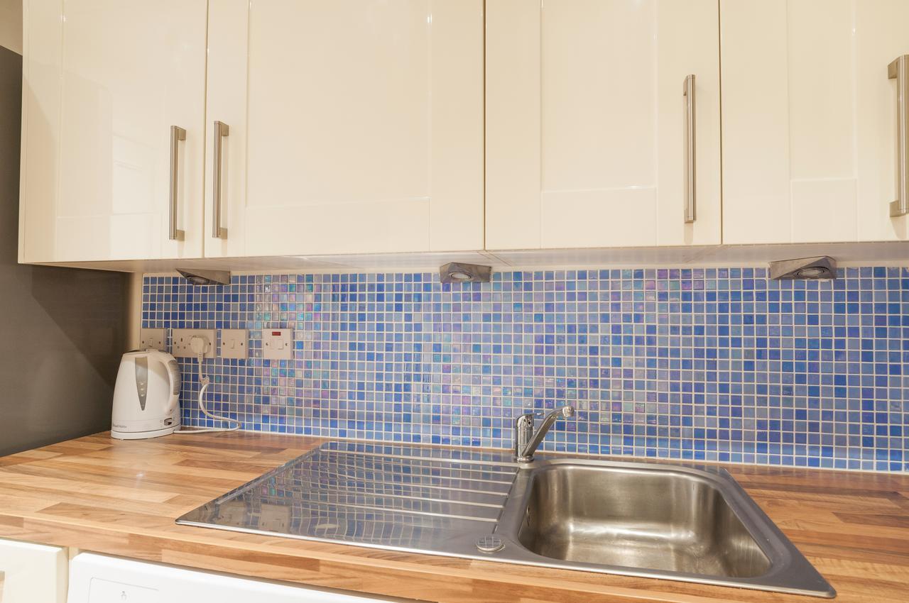 Apartment Stunning 2 Bed Near Haymarket With Pool EDI