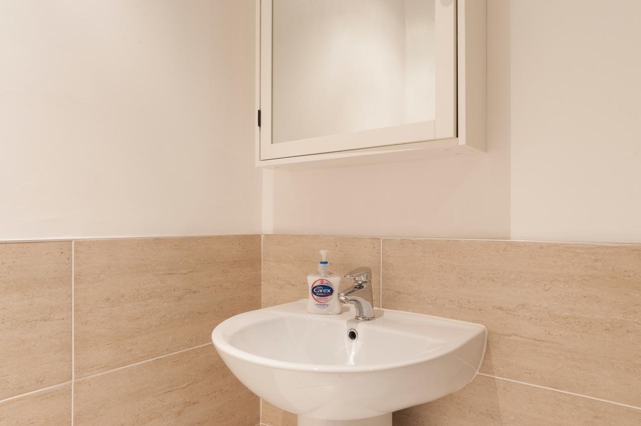 Stunning 2 Bed Near Haymarket With Pool Apartment EDI