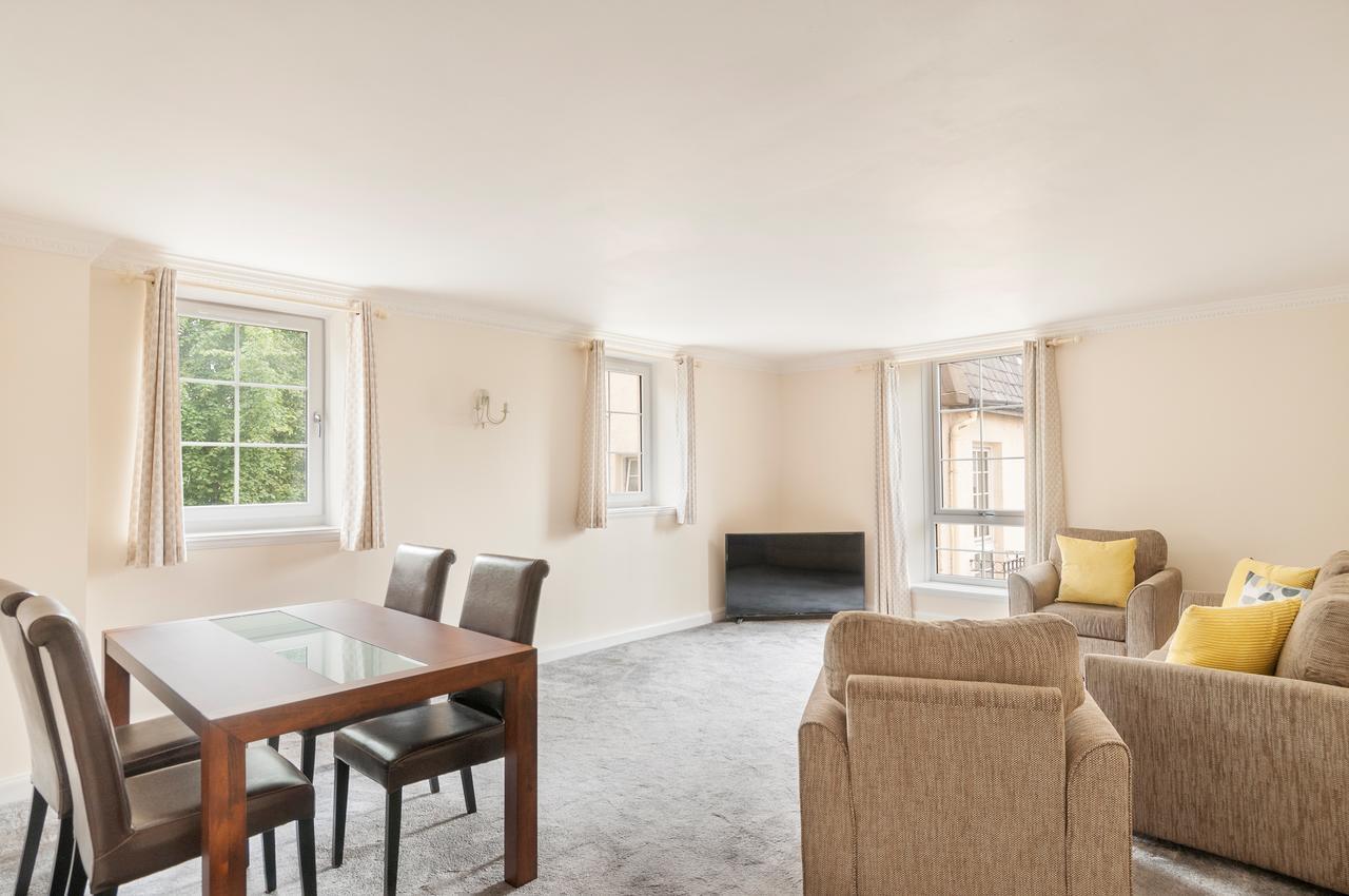 Apartment Stunning 2 Bed Near Haymarket With Pool *