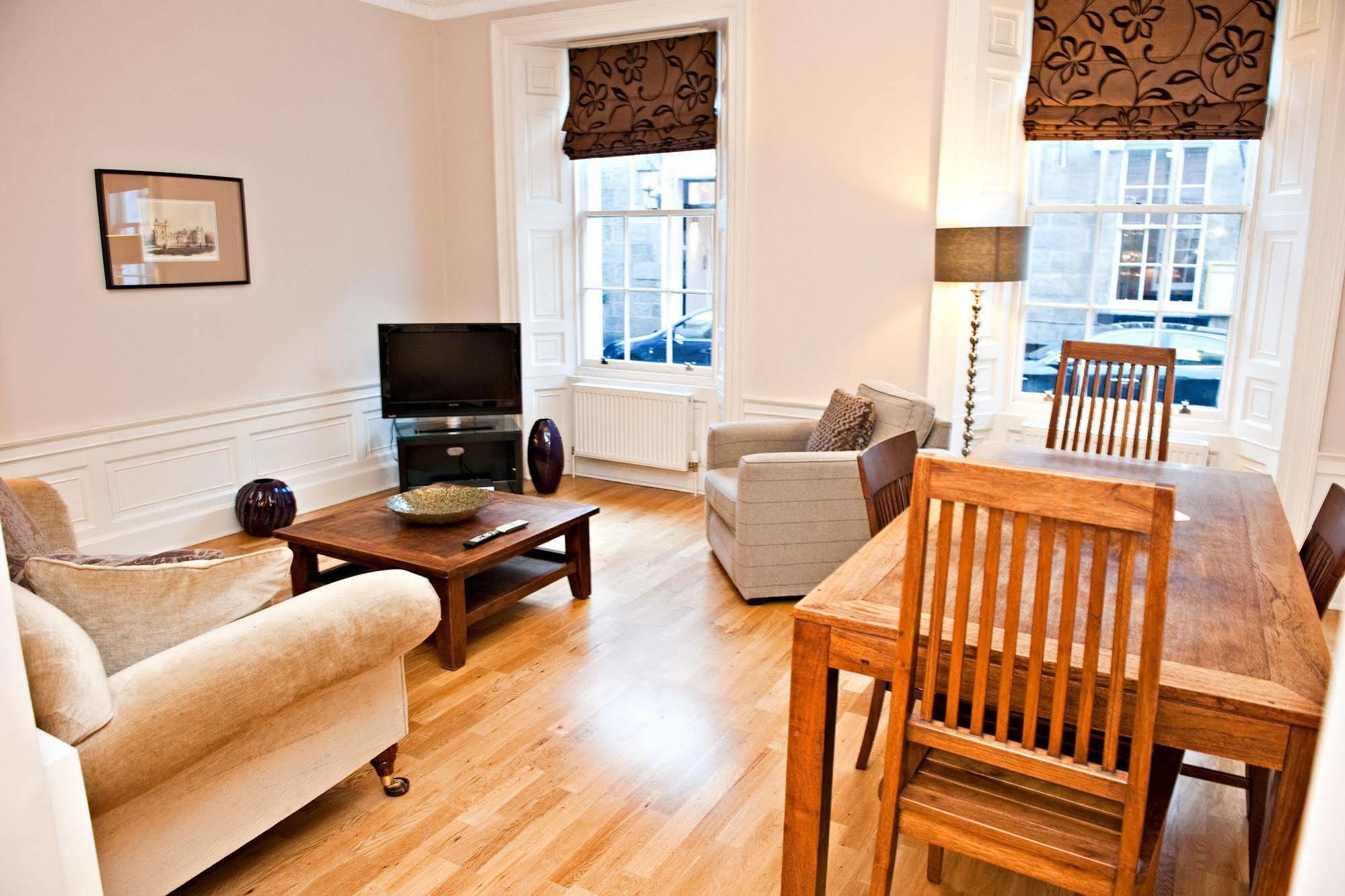 Young Street Apartments * Edinburgh
