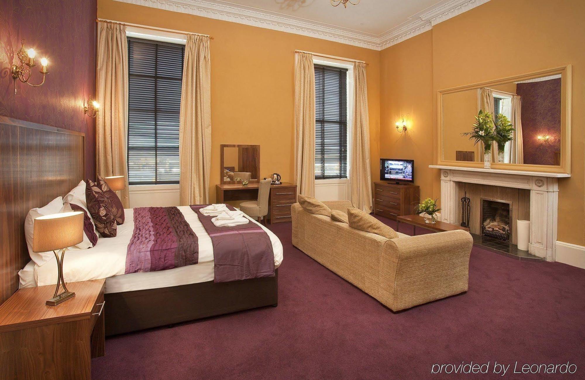 Hotel New Town 4*